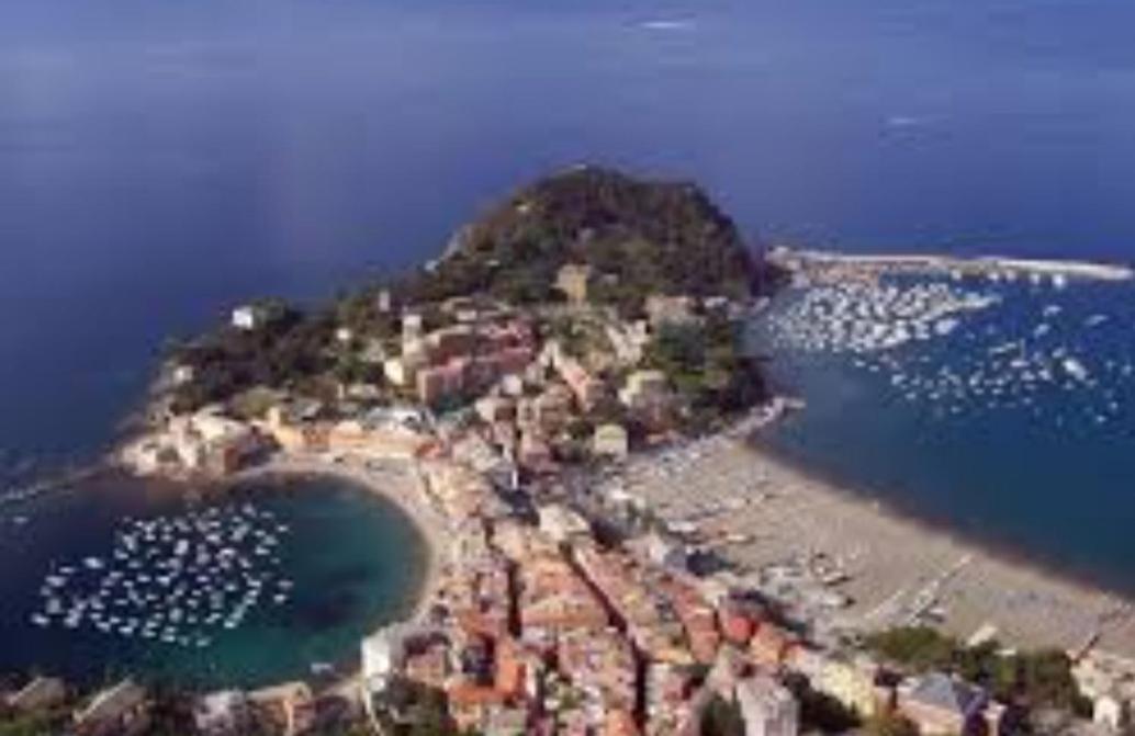 Aria Di Mare Apartment Sestri Levante Exterior foto
